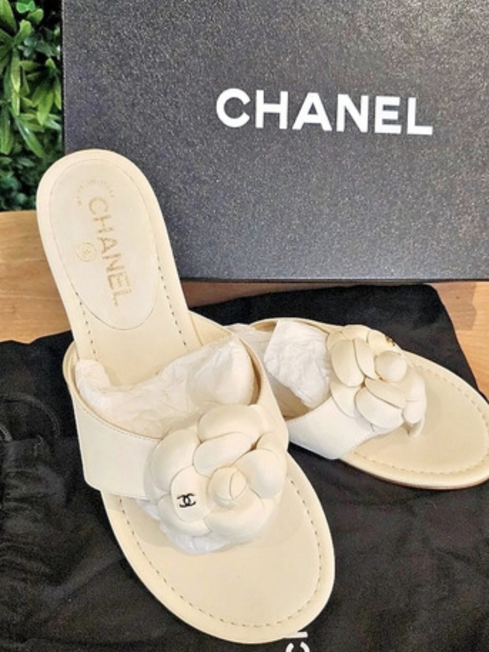 Chanel Camellia Thong Flat Sandals White EU 39.5